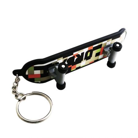 Skateboard-avainpidike voidaan personoida omalla suunnittelullasi.