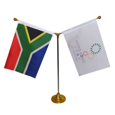 Les logos en fanion peuvent être imprimés en sérigraphie/impression offset ou par transfert thermique.