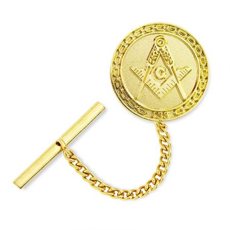 Los alfileres de corbata personalizados son un pin ornamentado con un pequeño encanto.