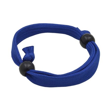 ट्यूबुलर कंगन सपाट ट्यूबुलर शैली है।