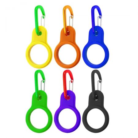 Mosquetão para garrafa de água.