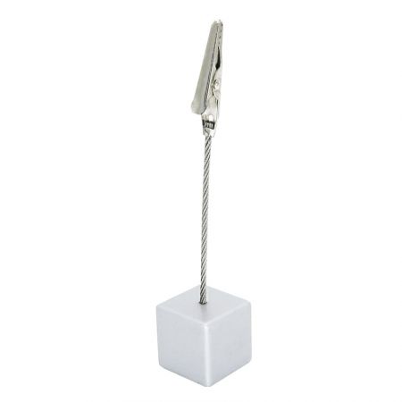 Keep the memo clip stand at your desk so you won’t lose track.