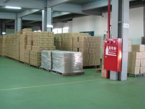 Certificazioni di qualità e ambientali di Drow Enterprise tra cui ISO 9001 e ISO 14001 con conformità CE, E-Mark, ETL e RoHS