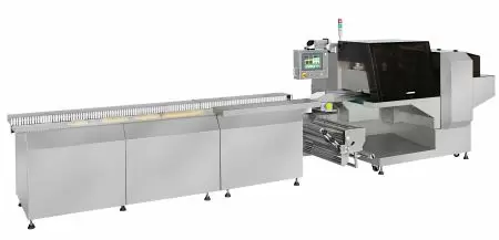 Guida multi-servo con macchina per imballaggio a nastro alimentato a 3 sezioni.