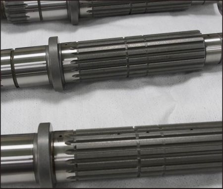Measurement of Automobile Fasteners - Accurately measure the screw size based on the established datum line
