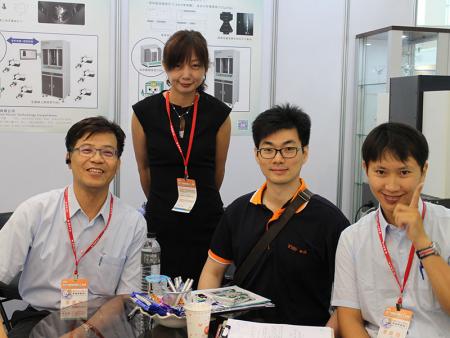 Image measuring machine attracted the attention of visitors.