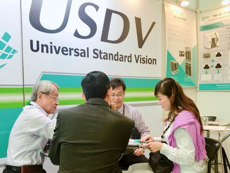 Image measuring machine attracted the attention of visitors.