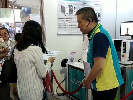 Image measuring machine attracted the attention of visitors.