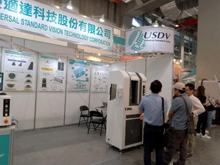 THE image measuring machine attracted the attention of visitors.