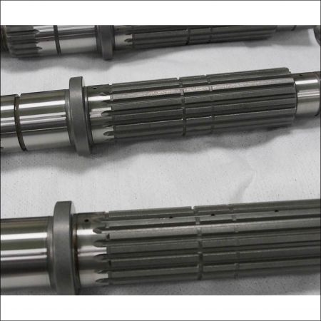 汽車傳動軸量測 - 可快速且精密量測汽車傳動軸的軸外徑、研磨段差、真圓度、圓筒度、偏轉度與同軸度