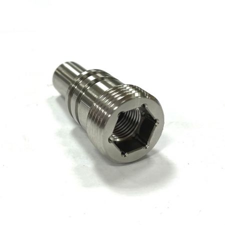カスタム精密機械加工バルブ部品 - 石油およびガス用途におけるカスタムスレッドハウジング
