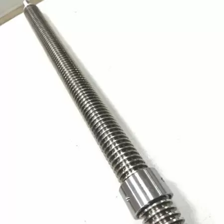 Alberi filettati - Albero filettato a passo trapezoidale utilizzato nell'ingranaggio della valvola