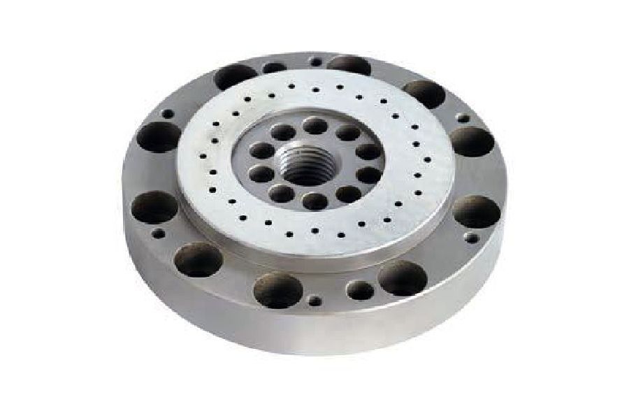 The picture is Die plate, The cutter fits closely with the plate for pelletizing, which is just one of the products offered by our company