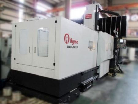 We are equipped with five 2.2-meter CNC 4 axis vertical machining center machine, providing the capability to efficiently process and complex parts with outstanding accuracy and consistency.