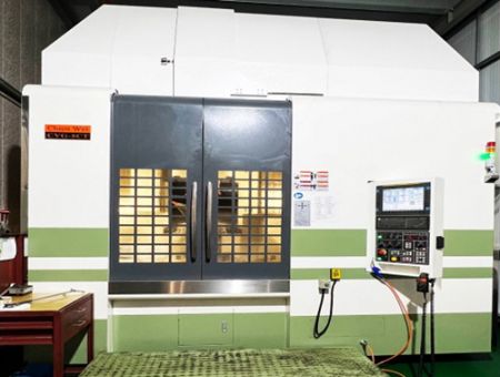 This is a 500 CNC vertical grinding machine. Including this unit, our grinding department is equipped with a total of 10 machines, covering external, surface, and vertical grinding equipment.