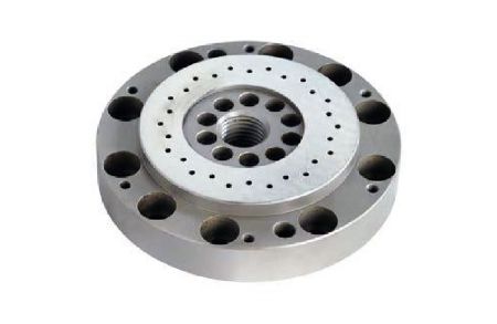 Machining Parts for Extruder - The picture is Die plate, The cutter fits closely with the plate for pelletizing, which is just one of the products offered by our company