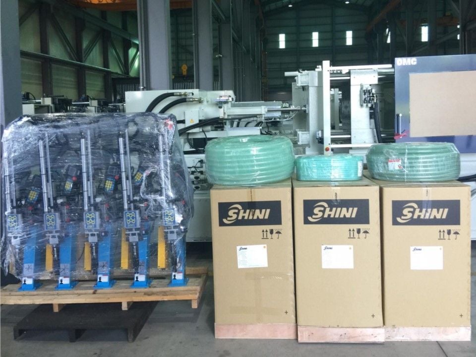 Plastic injection molding Machine solution provider.