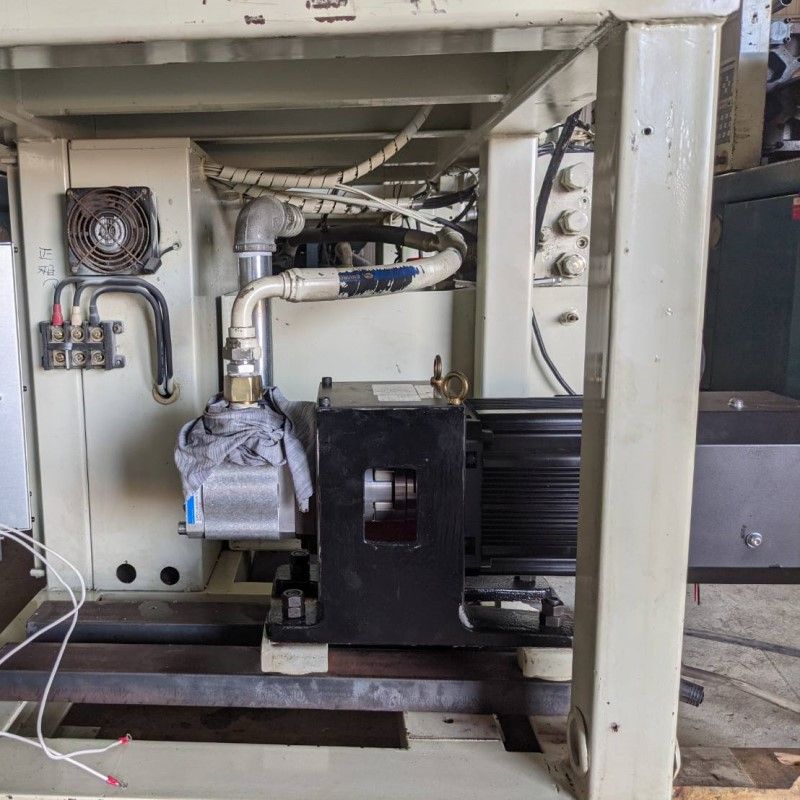 The Energy-Saving Plastic Injection Machine equipped with Toshiba servo motor.