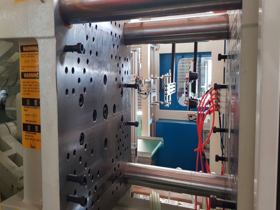 The high-performance multi-action plastic injection machine export the South African