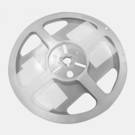 節能塑膠射出機製造的塑膠捲盤。