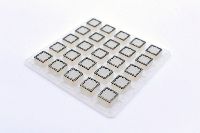 مطاط السيليكون المدمج مع المعدن.