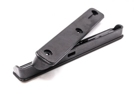 This silicone waterproof ring is using LSR injection molding technology to produce, and the 1.5mm diameter silicone ring is directly combined with the plastic part to prevent the silicone waterproof ring from falling off.