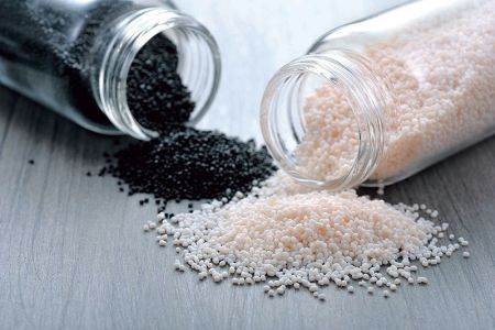 可依客戶需求生產微型膠粒 - 水中造粒製粒機