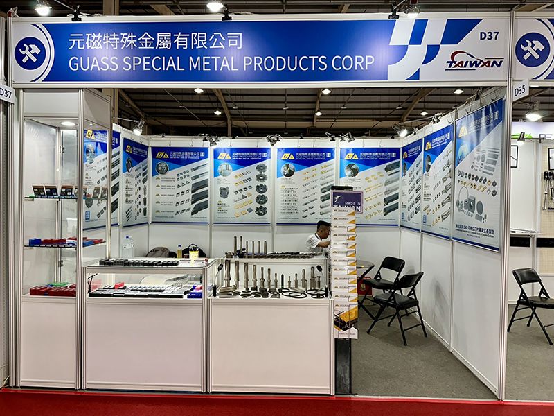 Guass attended the Hand Tools and Hardware Exhibition