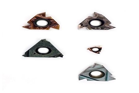 Sisipan Ulir - Alat potong untuk ulir. Mereka biasanya digunakan dalam operasi penggilingan ulir dalam pemesinan untuk memotong atau menggerinda bentuk heliks ulir.