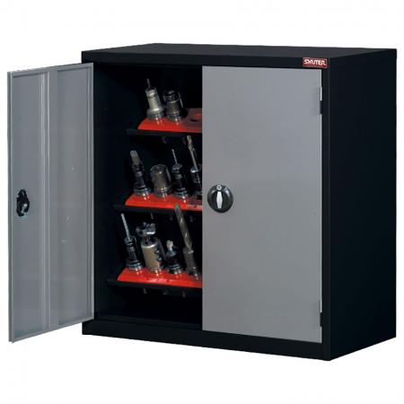CNC-Schneidwerkzeuge Lagerungsschrank mit 3 Werkzeug- und Bit-Halterbänken - Werkzeugschrank mit abschließbaren Türen zur sicheren Aufbewahrung von CNC-Bits in industriellen Umgebungen.
