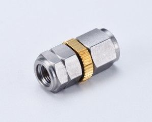ADAPTATEUR FICHE 0,8 mm à FICHE 1,0 mm - 130 GHz - Adaptateur mâle 0,8 mm à mâle 1,0 mm - 130 GHz