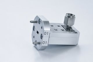 Adaptador de plugue WR12 para 1,0 mm - Ângulo reto - Adaptador de plugue WR12 para 1,0 mm - Ângulo reto