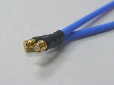 Ensembles de câbles coaxiaux de série SMP pour micro-ondes/RF, stables en phase et en amplitude