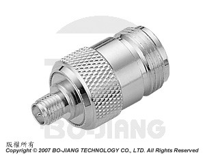 FICHE SMA À INVERSION DE POLARITÉ VERS FICHE DE TYPE N ADAPTATEUR COAXIAL RF/MIRCRO-ONDES - Adaptateur SMA R/P femelle vers N femelle