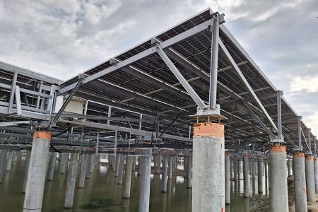 Nossa máquina de formação de purlin C pode produzir eficientemente estruturas para sistemas solares.