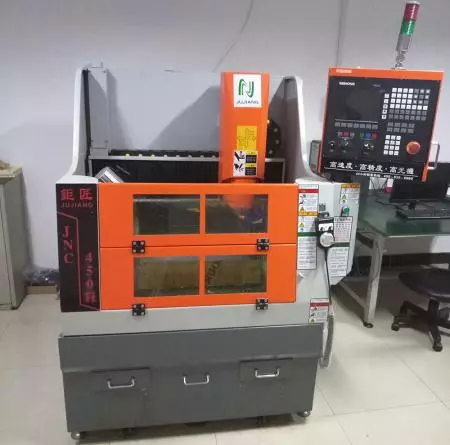 Obtener una muestra de maqueta CNC para pruebas y verificación antes de la fabricación del molde.