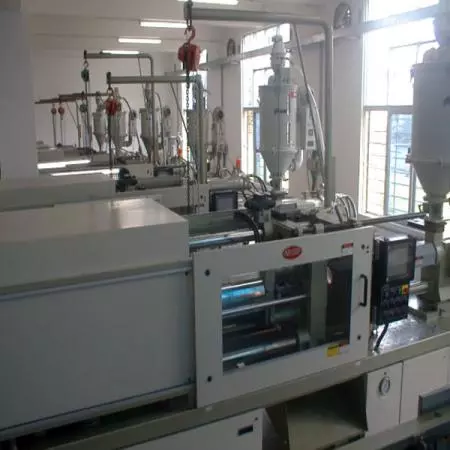 Farklı tonajlı plastik enjeksiyon makineleri çeşitli gereksinimleri karşılar