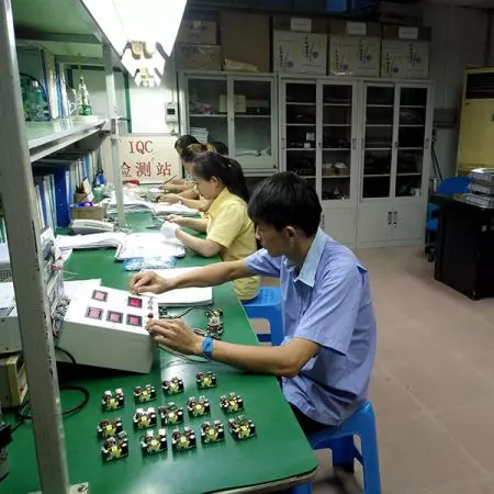 AHOKU的研發工程團隊與供應商設計USB PCBA 半成品模組,除供應商100%檢測,IQC人員也對此半成品模組進料時也再次檢測。