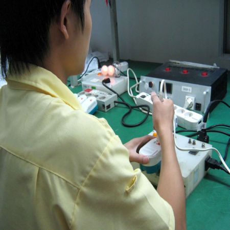 經過AHOKU品質團隊的謹慎周詳的檢測,QA人員再由客戶要求角度進行抽檢,來達到客戶滿意,品質保證。