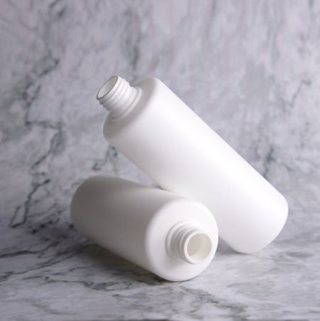 PE Cylindrical Cosmetic Bottle