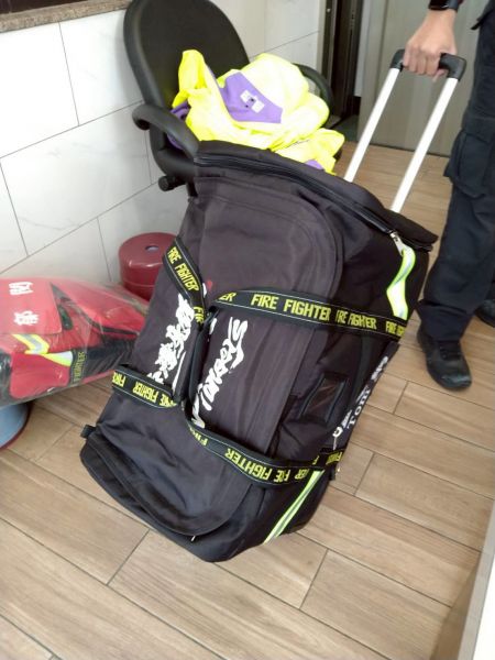 Grazie a "Taiwan Pioneers" e "Brigata Volontaria dei Vigili del Fuoco di Yilan Zhuangwei" per aver scelto le nostre borse di emergenza antincendio