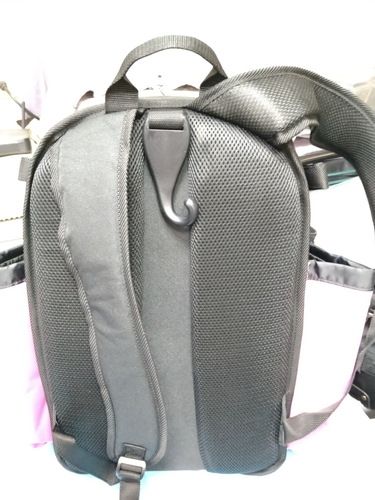 透氣背帶與加厚透氣墊片