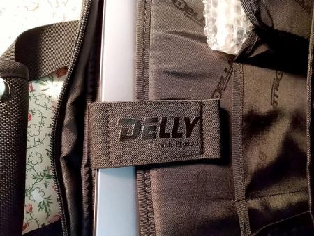 Elastischer Clip für die Laptop-Tasche.