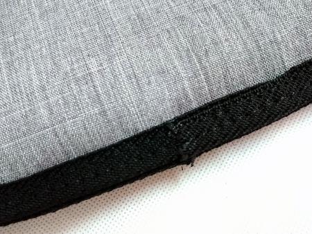 Liens en nylon ayant subi un processus de combustion pour éviter l'effilochage.