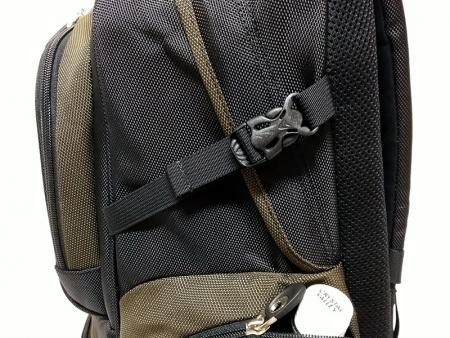 Adjustable side clips.