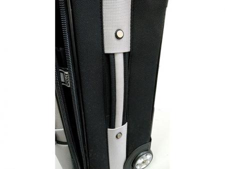 Retractable handle when it's not used.