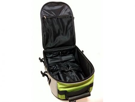 主背包主口袋內。