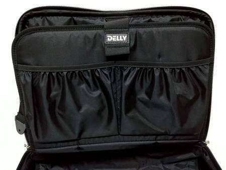 主袋內電腦口袋。