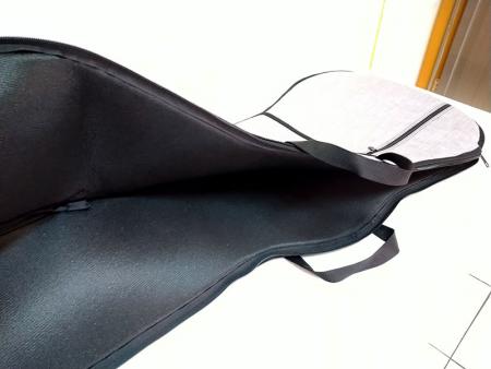 À l'intérieur du compartiment principal.