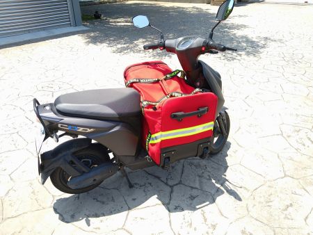 可以放在機車踏板上